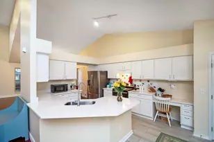 6074 Weber Oaks Dr, Miami Township, OH 45140 - Photo 7