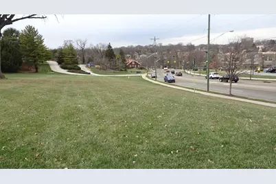 1527 Dana Avenue, Cincinnati, OH 45207 - Photo 13