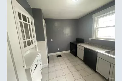 672 North Fred Shuttleworth Cir, Cincinnati, OH 45229 - Photo 5