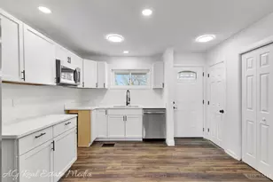 1285 Landis Ln, Cincinnati, OH 45231 - Photo 13