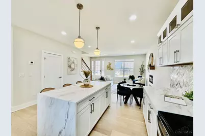 2735 Silverleaf Avenue, Cincinnati, OH 45212 - Photo 9