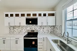 2735 Silverleaf Ave, Cincinnati, OH 45212 - Photo 9