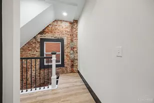 112 Valencia St, Cincinnati, OH 45219 - Photo 11