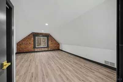112 Valencia Street, Cincinnati, OH 45219 - Photo 23