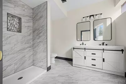 112 Valencia Street, Cincinnati, OH 45219 - Photo 13