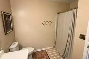 5473 Michelles Oak Ct, Green Township, OH 45248 - Photo 7