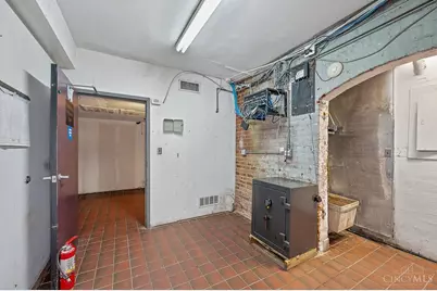 126 W Sixth Street, Cincinnati, OH 45202 - Photo 29