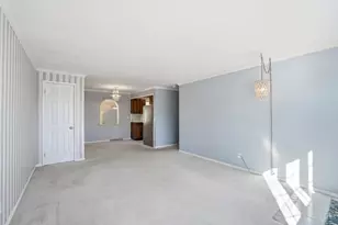 5727 Kroegermount Dr, Cincinnati, OH 45239 - Photo 7