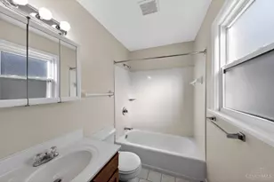 1762 Ashbrook Dr, Cincinnati, OH 45238 - Photo 17