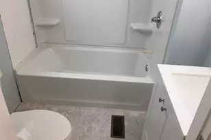 527 Riddle Rd, Cincinnati, OH 45220 - Photo 7