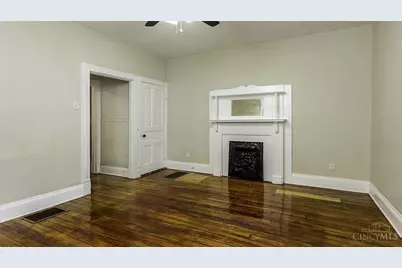 527 Riddle Road, Cincinnati, OH 45220 - Photo 5