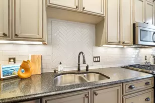 905 Paradrome St, Cincinnati, OH 45202 - Photo 5