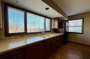 839 Summerfield Ln, Springdale, OH 45240 - Photo 11