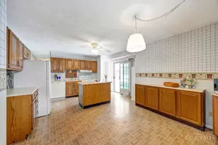 147 N Ruskin Dr, Springdale, OH 45246 - Photo 13