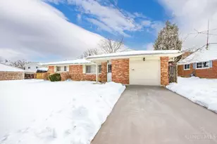 147 N Ruskin Dr, Springdale, OH 45246 - Photo 1