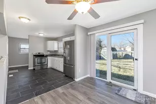 10061 Sturgeon Ln, Colerain Township, OH 45251 - Photo 9