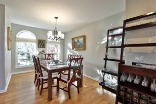 5570 Windridge Dr, Columbia Township, OH 45243 - Photo 7