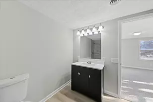 12130 Lakefront Dr, Paint Township, OH 45133 - Photo 17