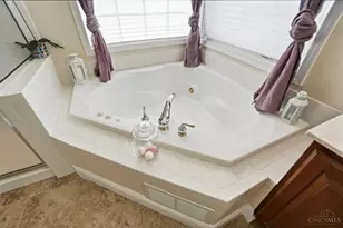 689 Bostwick Ct, Union Township, OH 45244 - Photo 41