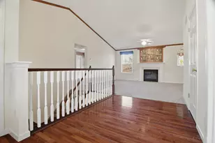 2122 Castle Pines Ct, Hamilton, OH 45013 - Photo 3