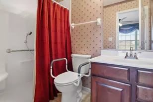 2122 Castle Pines Ct, Hamilton, OH 45013 - Photo 9