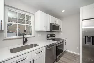 1476 Foxwood Dr, Cincinnati, OH 45231 - Photo 9