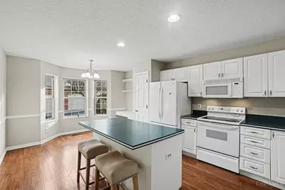 5491 Asbury Lake Drive #49, Green Township, OH 45247 - Photo 5