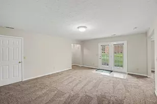 5491 Asbury Lake Dr, Green Township, OH 45247 - Photo 15