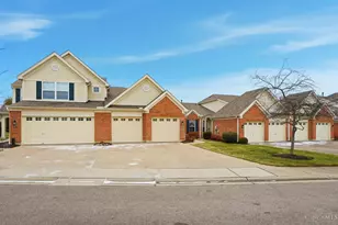 2002 Commons Cir Dr, Batavia Township, OH 45103 - Photo 5