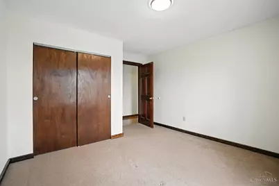 6880 Rackview Road, Green Township, OH 45248 - Photo 33