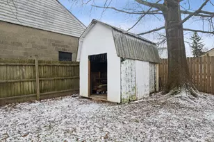 609 Light St, Franklin Township, OH 45120 - Photo 13