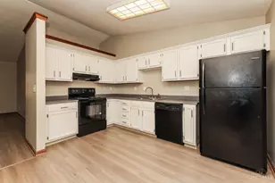 6933 Torrington Dr, Franklin Township, OH 45005 - Photo 7