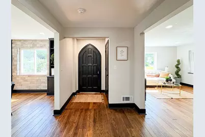 3923 Wess Park Drive, Cincinnati, OH 45217 - Photo 3