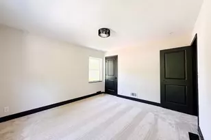 3923 Wess Park Dr, Cincinnati, OH 45217 - Photo 29