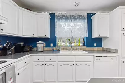 5635 Thomas Road, Lewis Township, OH 45121 - Photo 9