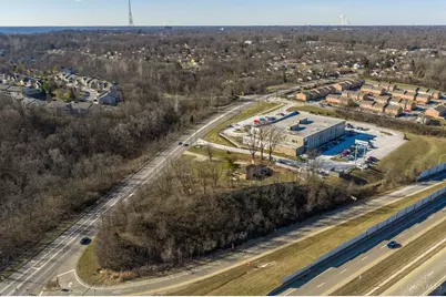 704 W Galbraith Road, Springfield Township, OH 45231 - Photo 9