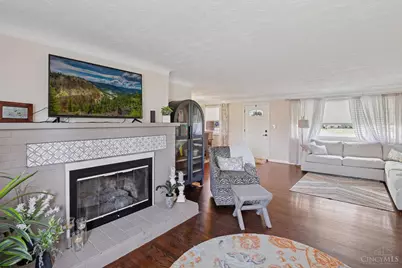 5695 Mellie Lane, Miami Township, OH 45150 - Photo 7