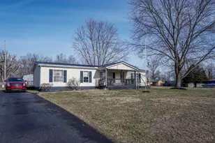 11493 Highland Hills Dr, Paint Township, OH 45133 - Photo 3