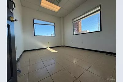 3351 Cincinnati Dayton Road, Middletown, OH 45044 - Photo 5