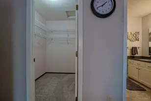 4213 Victorian Green Dr, Green Township, OH 45211 - Photo 21