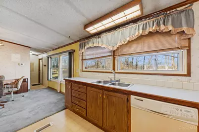 16573 Pine Valley Drive, Sterling Township, OH 45176 - Photo 11