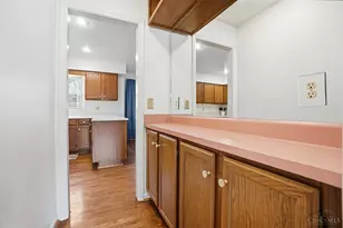 1083 Stratford Hill Dr, Anderson Township, OH 45230 - Photo 21