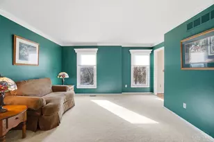 1083 Stratford Hill Dr, Anderson Township, OH 45230 - Photo 7