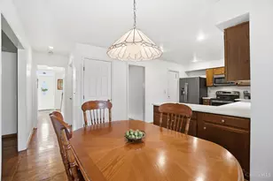 1083 Stratford Hill Dr, Anderson Township, OH 45230 - Photo 17