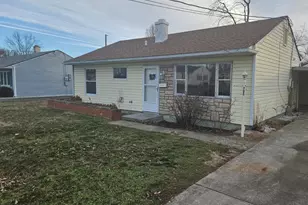 705 Richardson Dr, Middletown, OH 45042 - Photo 1