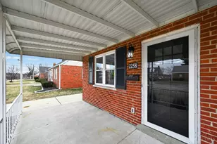 2258 Hunt Rd, Reading, OH 45215 - Photo 5