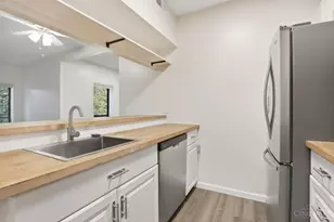 2121 Sutton Ave, Cincinnati, OH 45230 - Photo 3