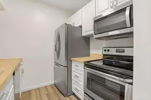 2121 Sutton Ave, Cincinnati, OH 45230 - Photo 1