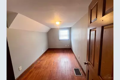 3162 Sunshine Avenue, Cincinnati, OH 45211 - Photo 11