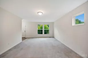 723 Grande Oaks Dr, Hamilton Township, OH 45152 - Photo 7